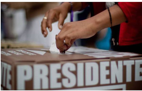 Denuncian cancelaciones de registros para voto de mexicanos en el extranjero